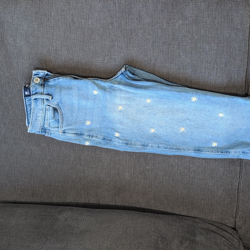Hollister Light Blue Embroidered Boyfriend Jeans - Picture 2 of 5